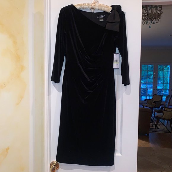NWT - Jessica Howard Black Velvet dress with bow accent - Picture 1 of 12